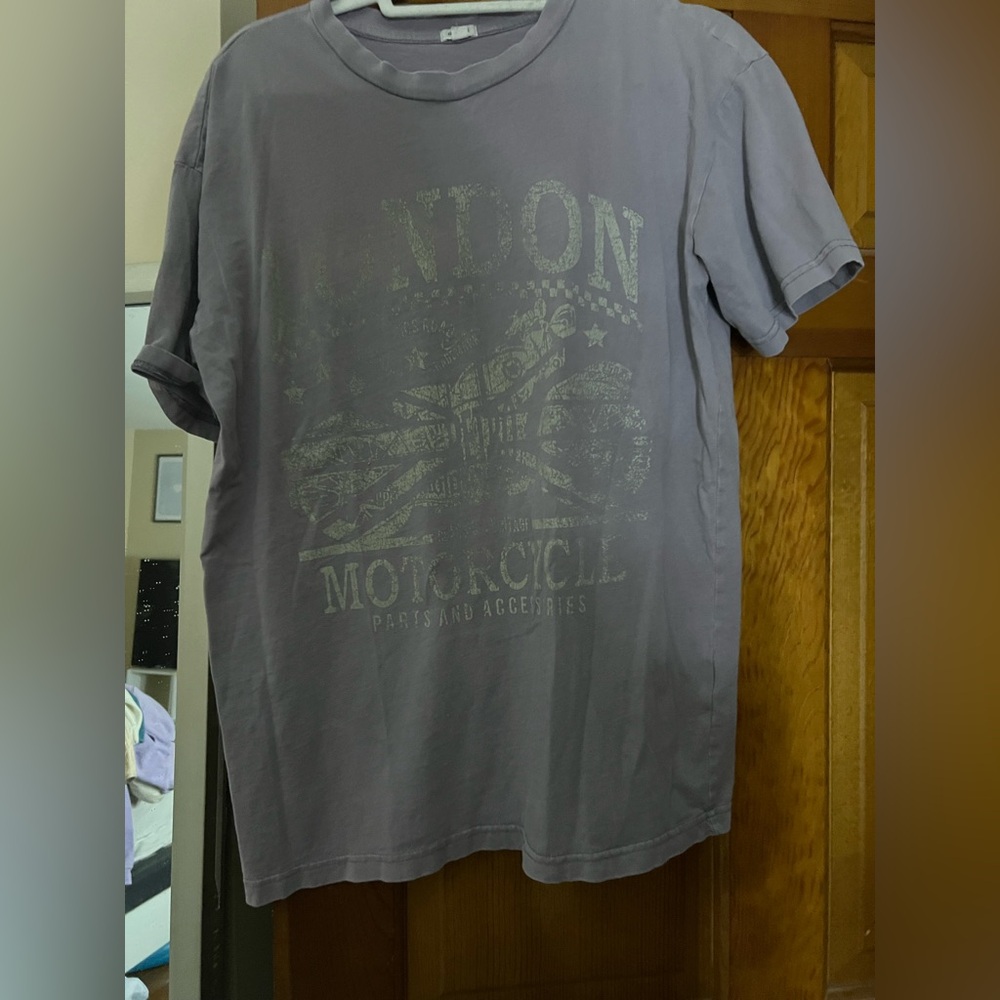Garage purple London tee shirt